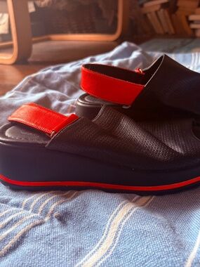 Stunning wedge sandals 37